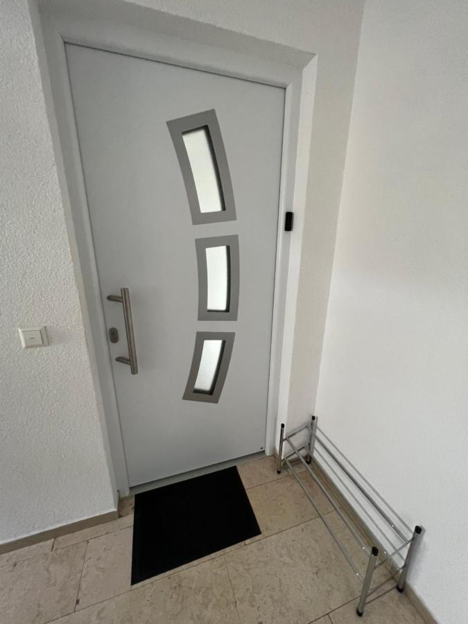 Wunderschoene Unterkunft Mit Terrasse - 24H7T Checkin Karlsruhe Luaran gambar